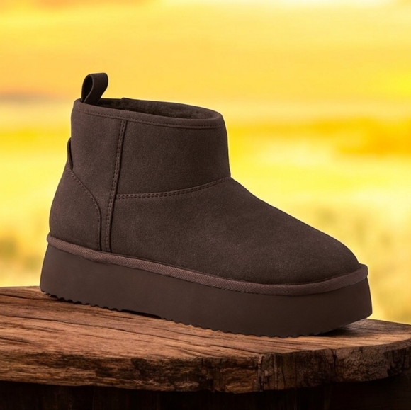 Restocked♥️ NEW! AE Hangout Booties  Sz 8 - Picture 1 of 7
